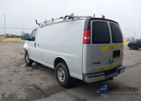 2014 Chevrolet Express 2500 Work Van z USA, uszkodzony, nr VIN 1GCWGFCA3E1914175